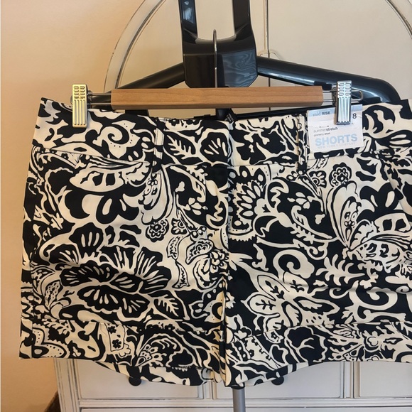 New York & Company Pants - NWT New York & Company Black and White Patterned Shorts